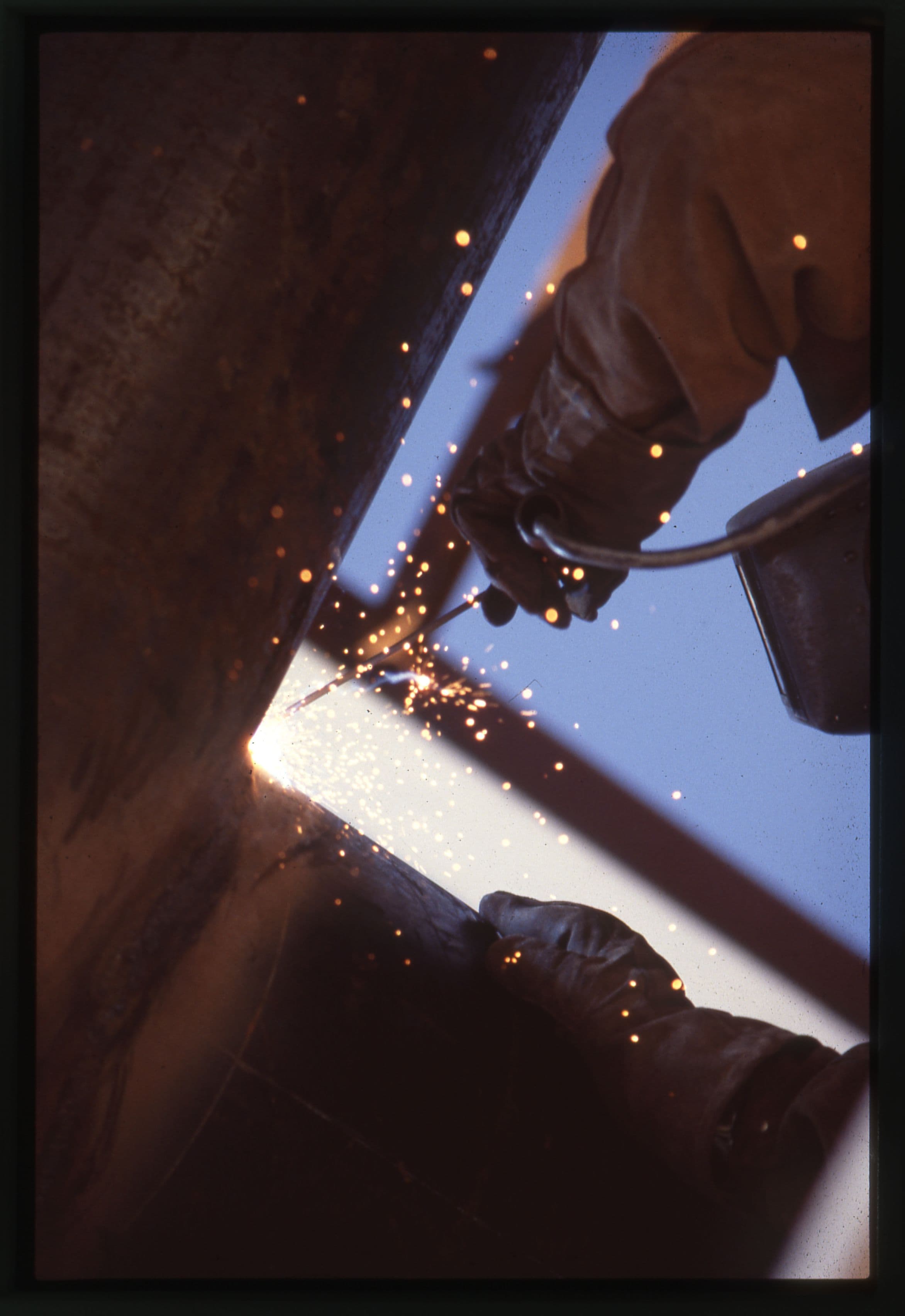 How Oxygen and Acetylene Support Faster, Cleaner Cutting Work